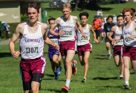 Senior Noah Battaglia leads the pack, with the rest of the boys varsity team following closely at Golden Gate Park on Sept. 20. 